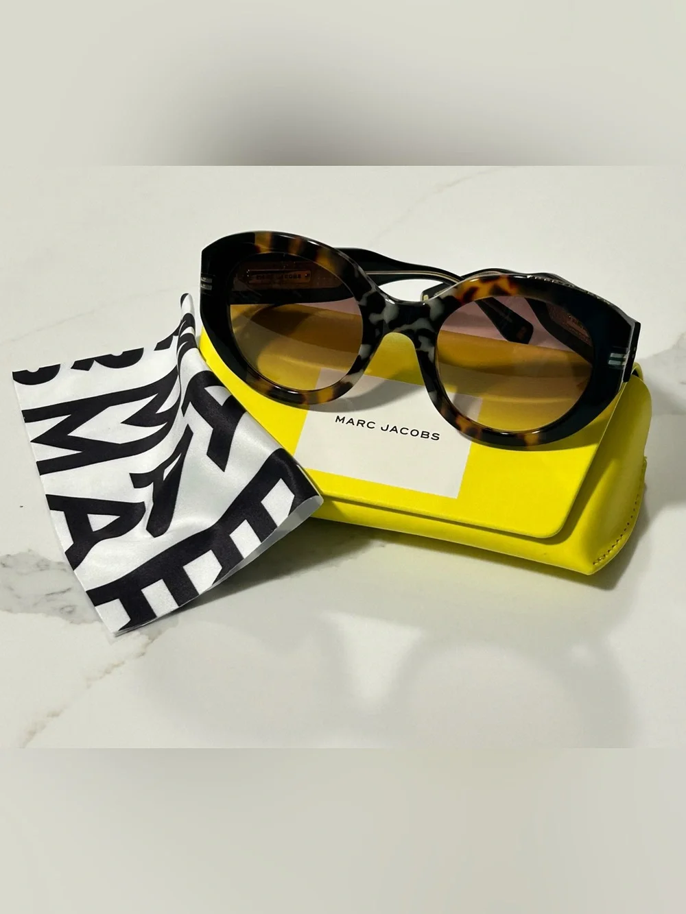 Marc Jacobs Sunglasses with Brown Gradient Lenses BN
